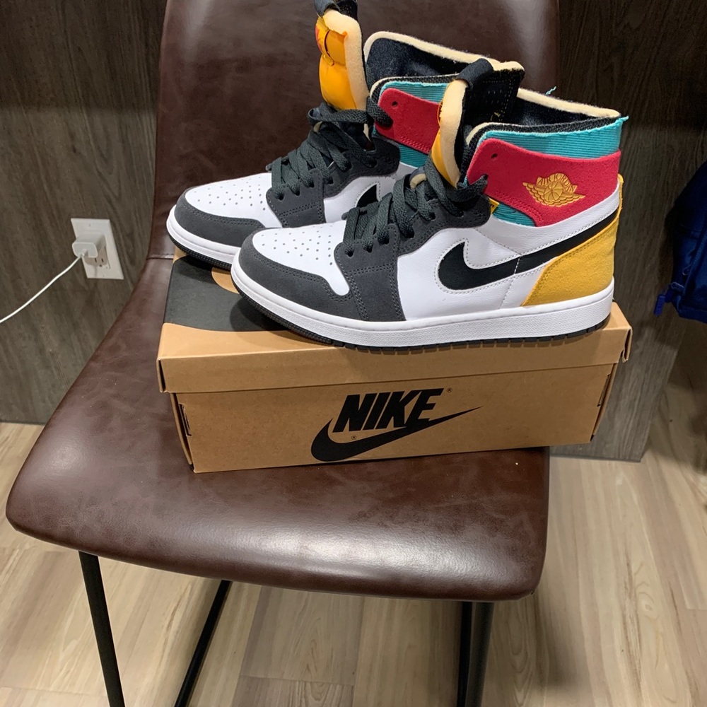Nike Air Jordan 1’s Zoom Air Comfort, Men’s size 8 (Women’s 9.5); Multi-colored